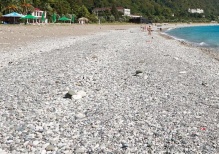 Райские берега: лучшие пляжи Абхазии для незабываемого <script src=