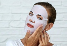 Как правильно выбрать антивозрастную тканевую маску для лица