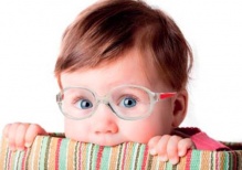 Ребенок стесняется носить очки: варианты решения проблемы