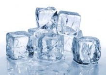 Быстро заморозить лед в кубиках