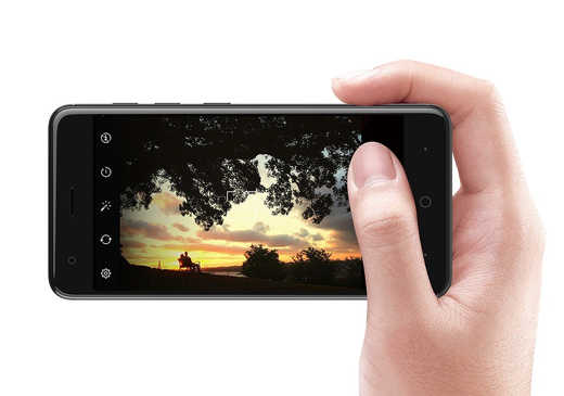 ZTE представляет смартфон Blade V8C с двойной камерой