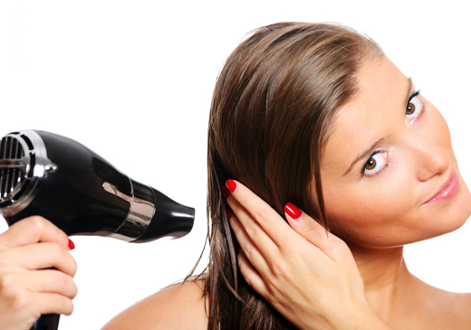 Как использовать фен при укладке волос?