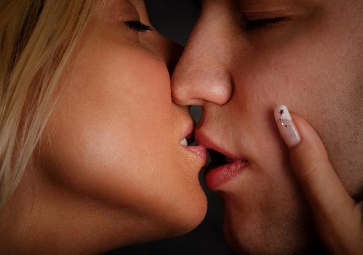 Какие инфекции могут передаваться через поцелуи? Какие передаются чаще всего, а какие, наоборот, почти никогда?