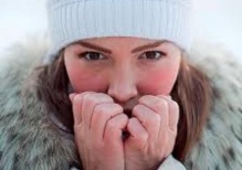 Секреты зимнего ухода за губами: как избежать сухости и трещин в условиях холодной погоды