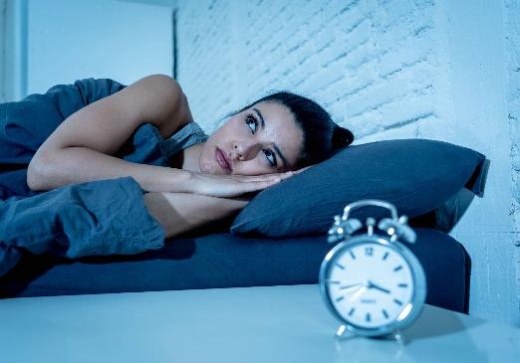 Бессонница и частые просыпания – серьезный повод проверить гормоны